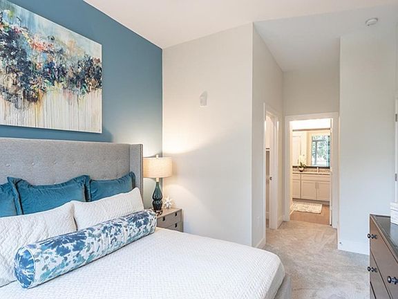5th image of 305 Oberlin Rd #122