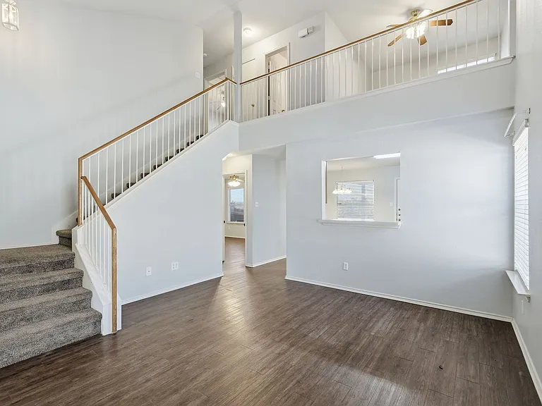 13516 Lyndon B Johnson St — Photo 2