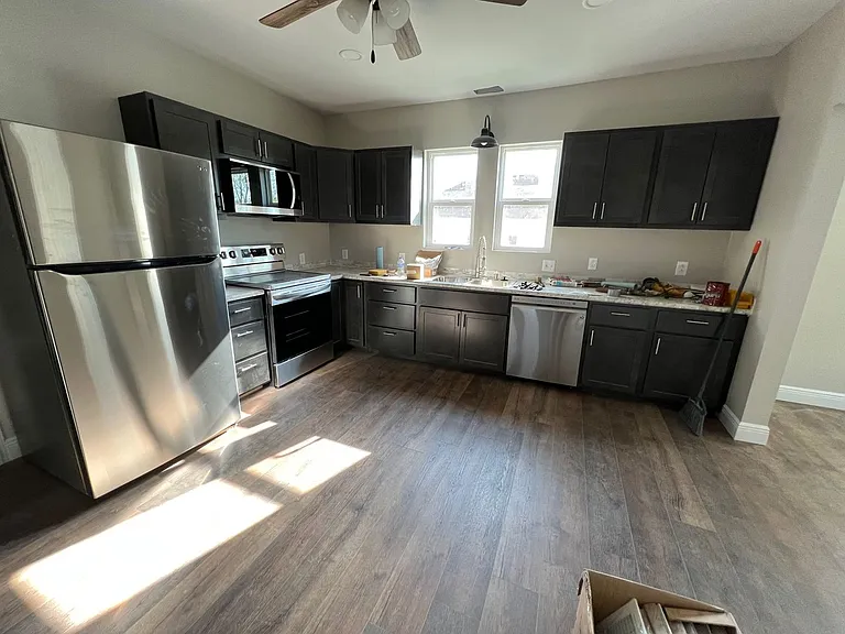 327 N 7th St — Photo 5