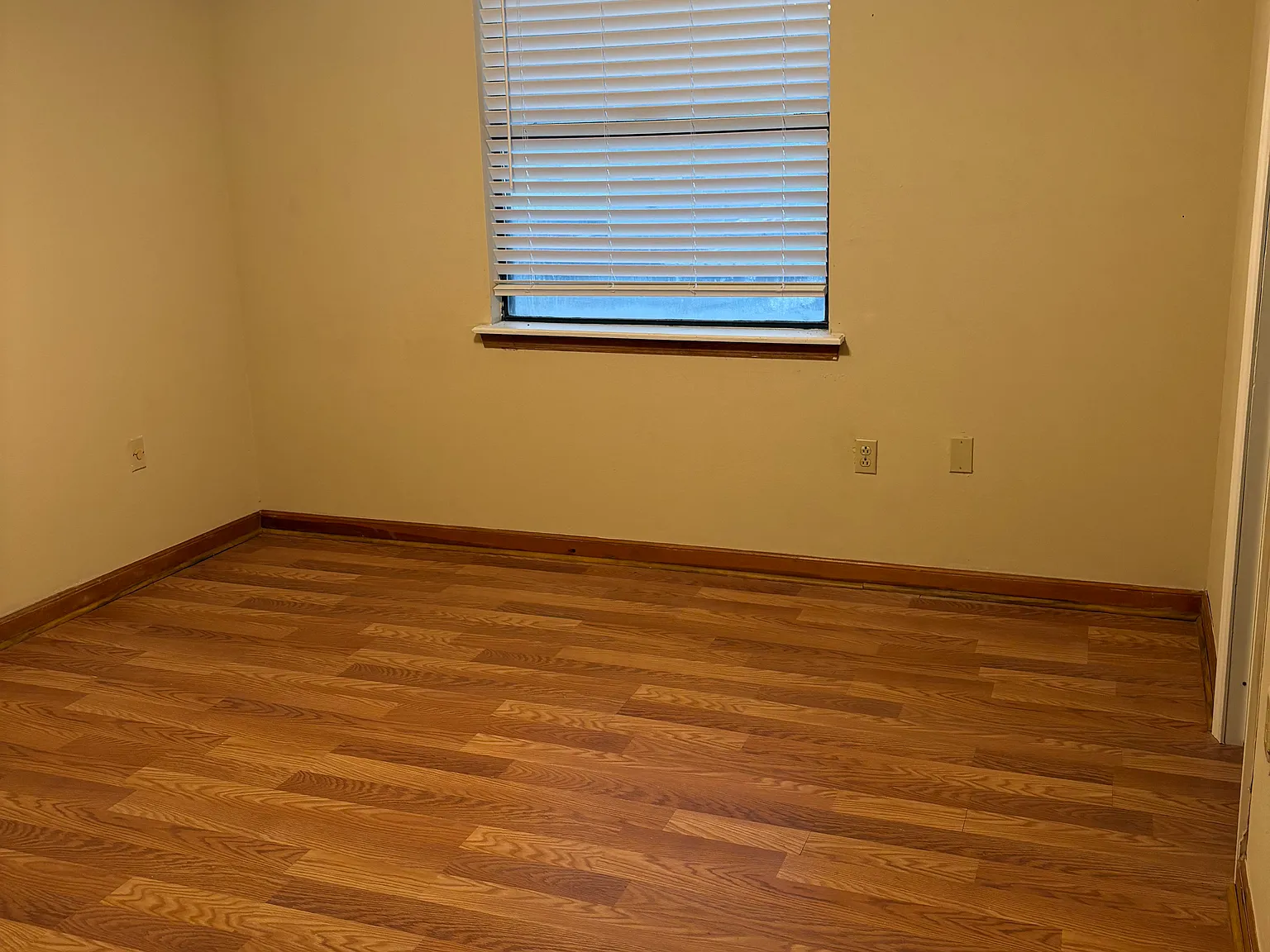 5155 S Oaks Dr — Photo 3