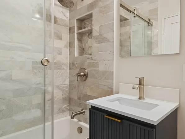 200 East 24th Street 301 image 8 of 8