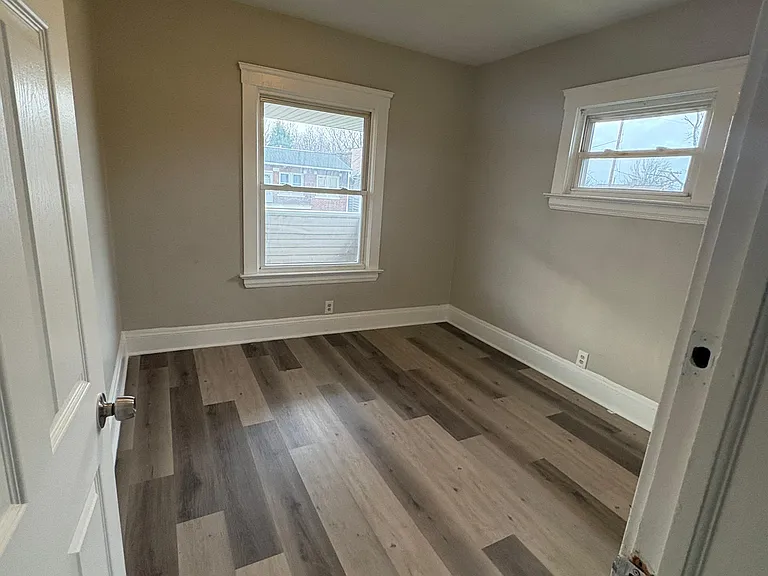 12531 Forest Ave #2 — Photo 6