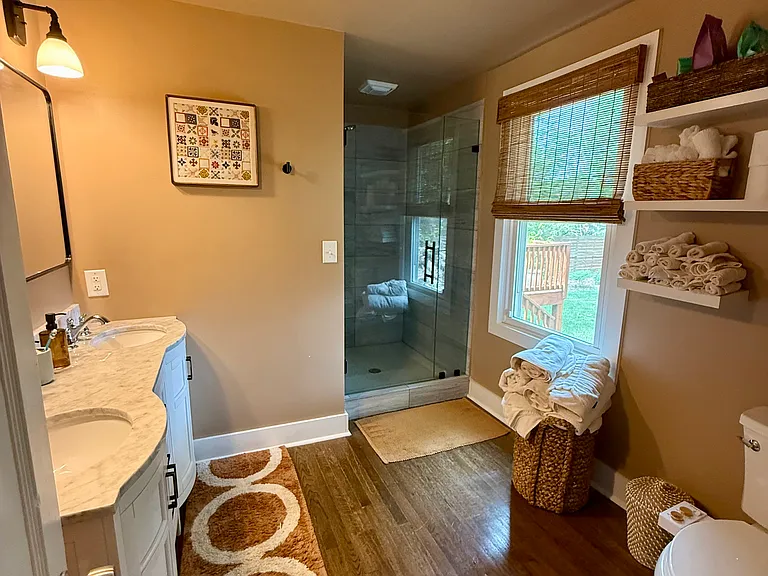 370 Clover St — Photo 13