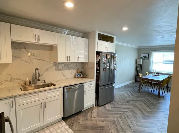 6451 43rd Ave N, Kenneth City, FL 33709