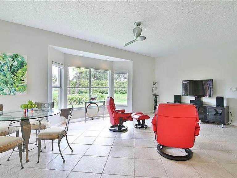 8920 Grey Oaks Ave — Photo 22