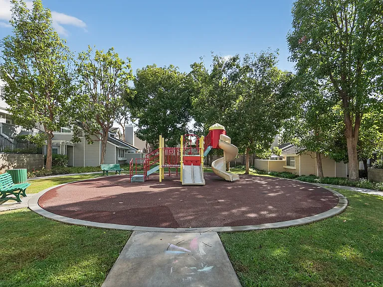 2800 Plaza Del Amo — Photo 14