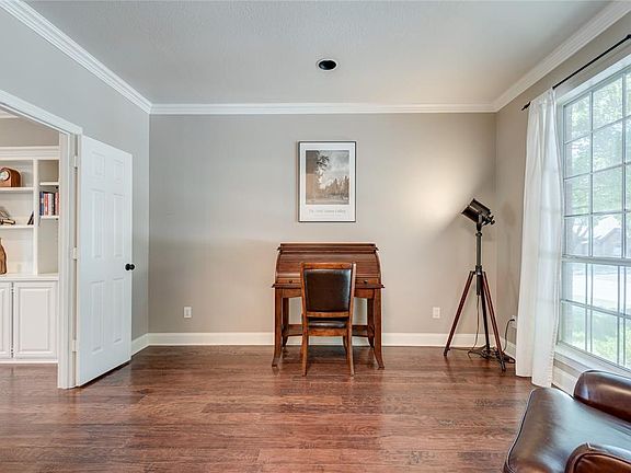 5th image of 7821 Hidden Oaks Dr