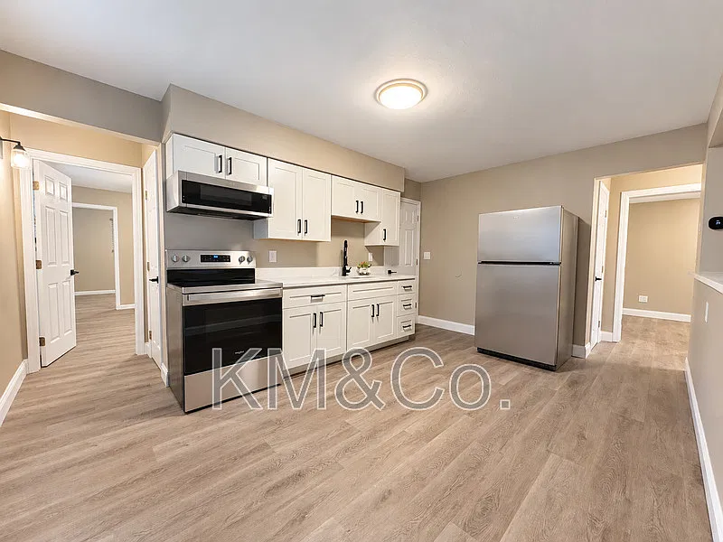 2 bed, 1.0 bath, 820 sqft, $1,425 — Photo 4