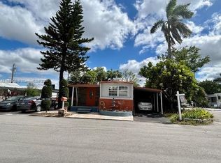 8732 SW 16th St, Davie, FL 33324