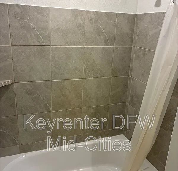 2840 Eppright Dr — Photo 16