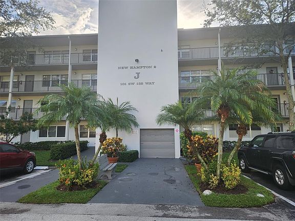 5th image of 101 SW 132nd Way #205J