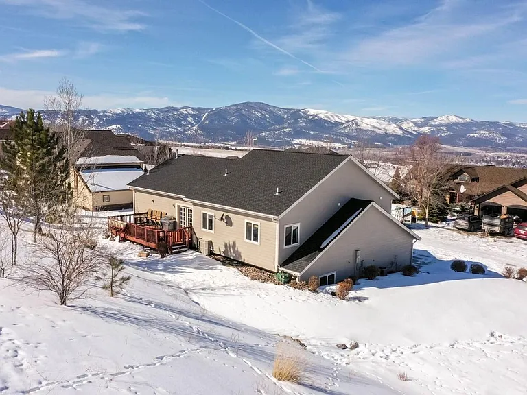 5206 Laree Ct — Photo 10