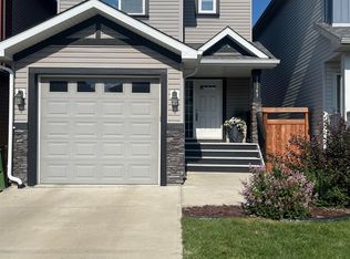 17143 38th St NW, Edmonton, AB T5Y 3R7