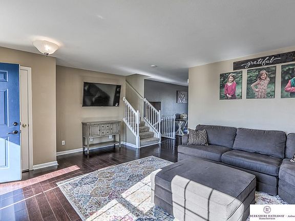 5th image of 19402 W St