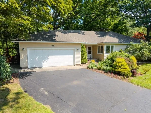 55 Briar Ln, Rochester, NY 14622