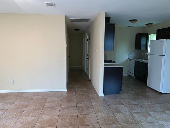 2nd image of 818A Avenue B