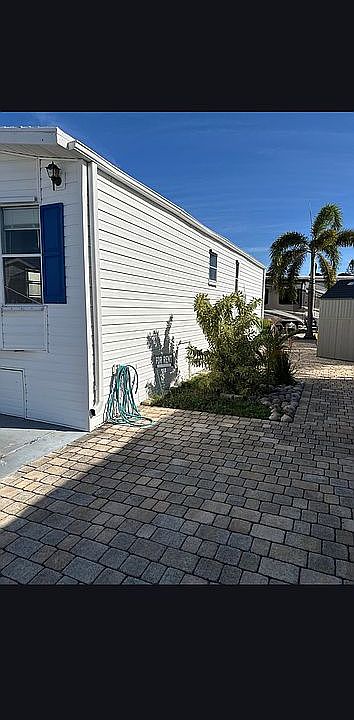 2nd image of 652 Nettles Blvd #652