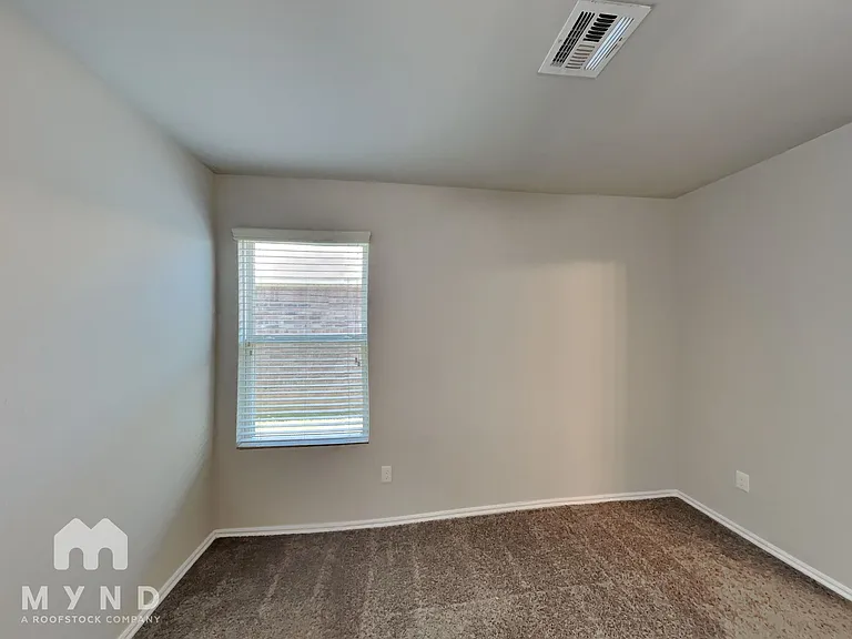 1716 Lanesboro Dr — Photo 7