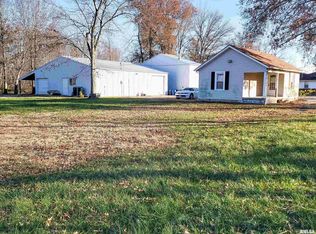 138 Camelia Rd, Flora, IL 62839