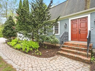 200 Candlelight Dr, Glastonbury, CT 06033