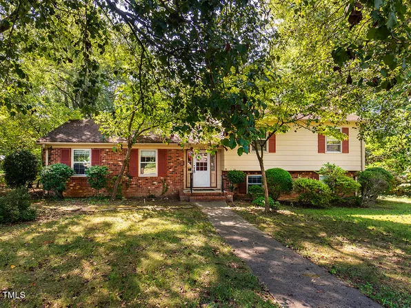 2804 Edgewood Ave, Burlington, NC 27215