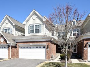 1109 Pine Valley Ct, Elgin, IL 60124