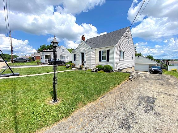 3rd image of 251 John St