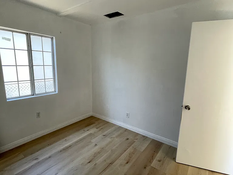 450 S Apricot Ln — Photo 6