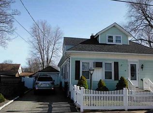 16 Grosvenor Ave, Pawtucket, RI 02860