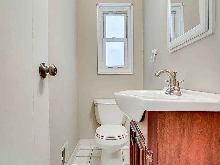 7430 Hastings St — Photo 35