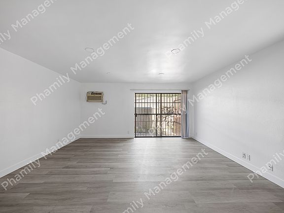 2nd image of 1015 Doyle Pl APT 4