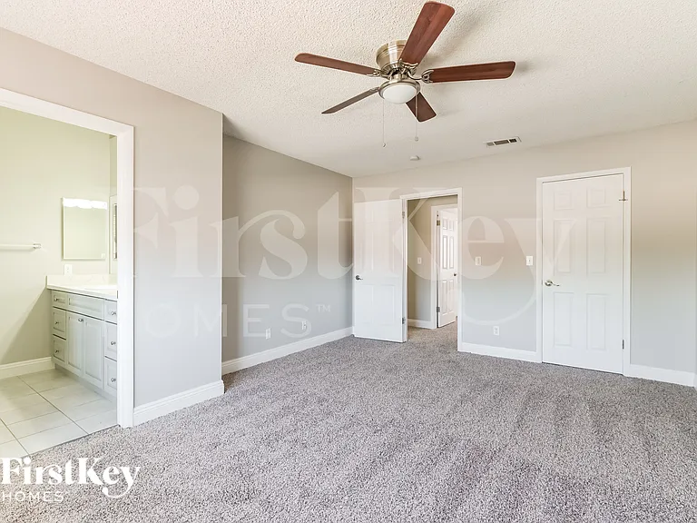 1742 La Cruz Dr — Photo 8