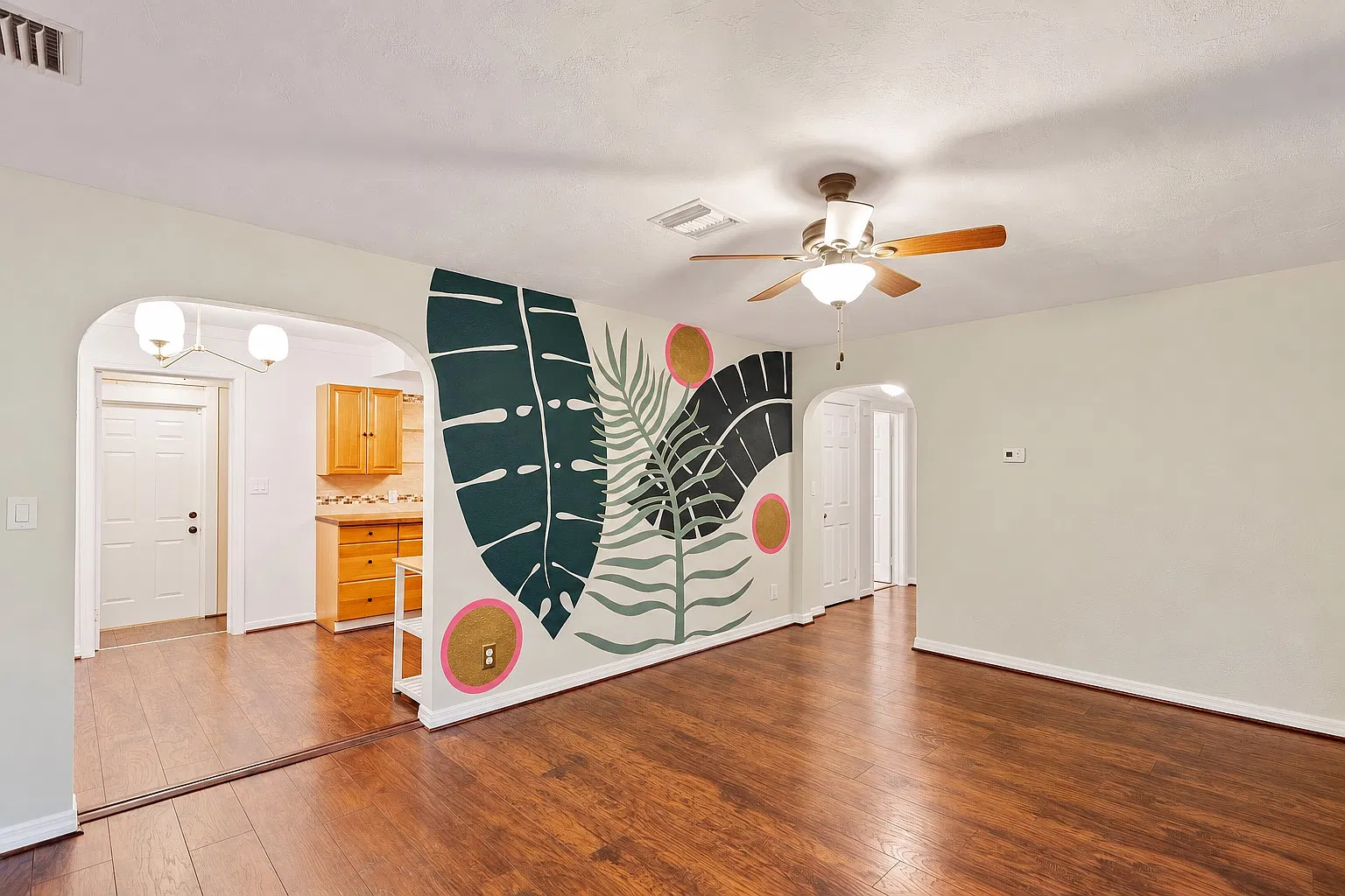3 bed, 1.5 bath, 1200 sqft, $2,650 — Photo 4