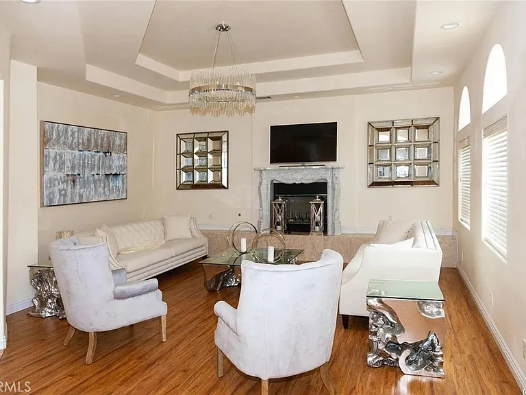 10062 Valley Circle Blvd — Photo 21