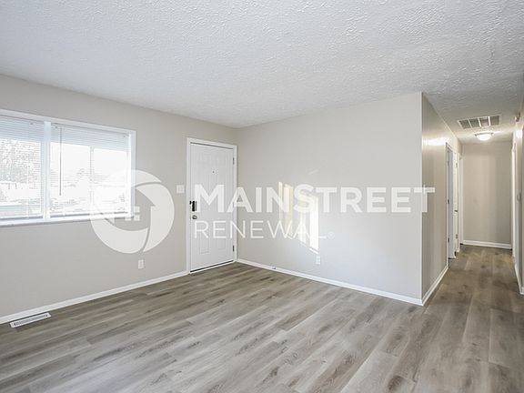 4th image of 7832 E 33rd St