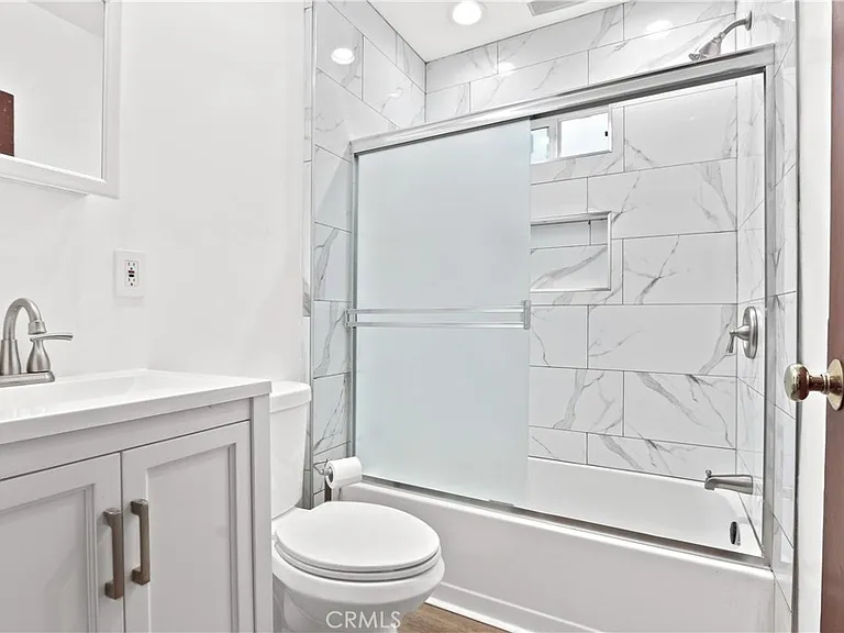 236 W Arbor Vitae St — Photo 22
