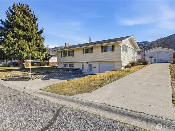 707 Spruce St, Coulee Dam, WA 99116