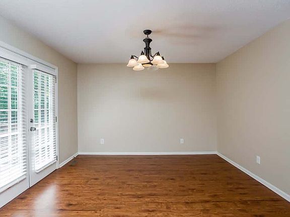 4th image of 131 Turners Grove Ln