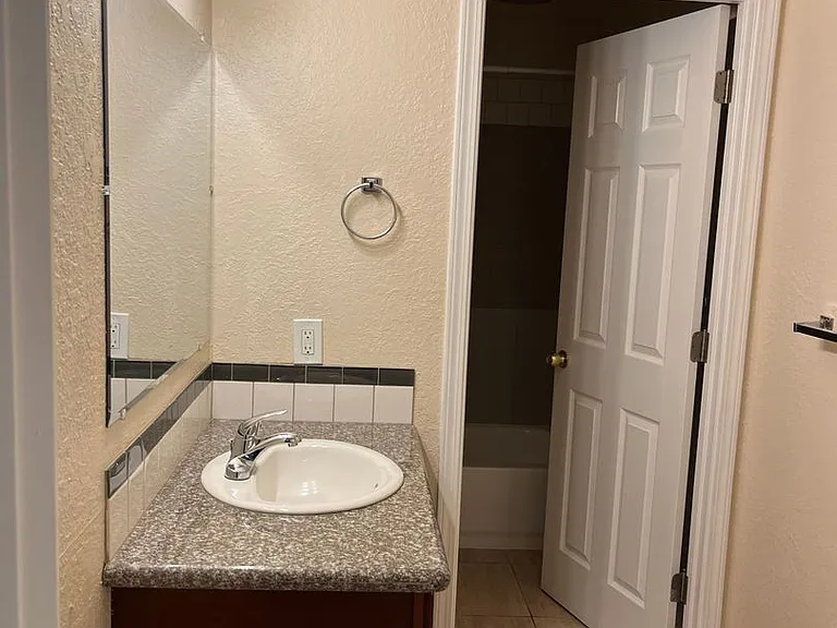 Skandi Villa in Edmonds | Boutique Apartments with Modern Touches | 1 MONTH FREE! — Photo 29