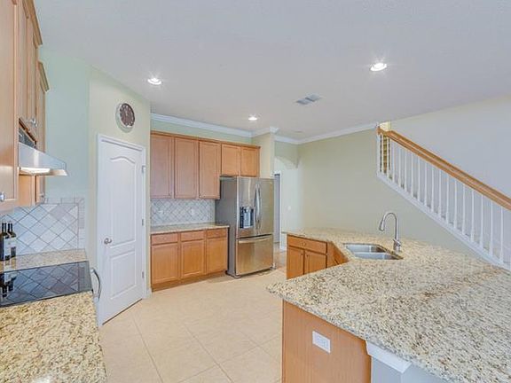 3rd image of 2915 Whistlewood Dr