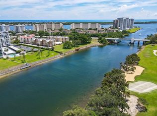 336 Golfview Rd APT 916, North Palm Beach, FL 33408