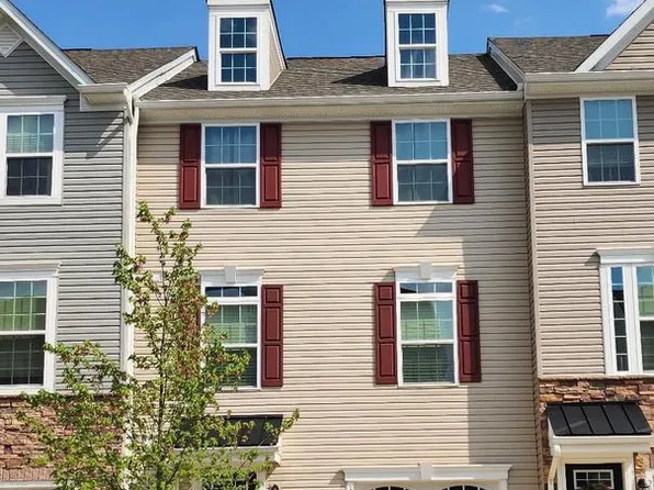 31 Peacock Cir, Sewell, NJ 08080