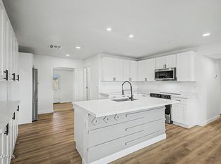1004 W MANHATTON Drive, Tempe, AZ 85282