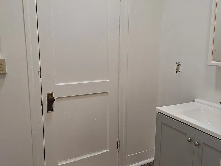 Apt 317 Bathroom