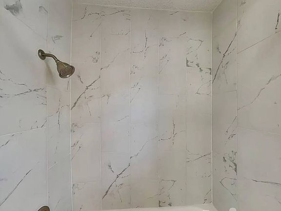 4th image of 617 Sherman Dr #5