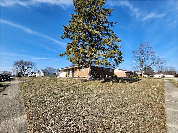 4th image of 1034 Hazel Ave