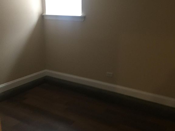 2nd image of 6319 N Sacramento Ave APT 1W
