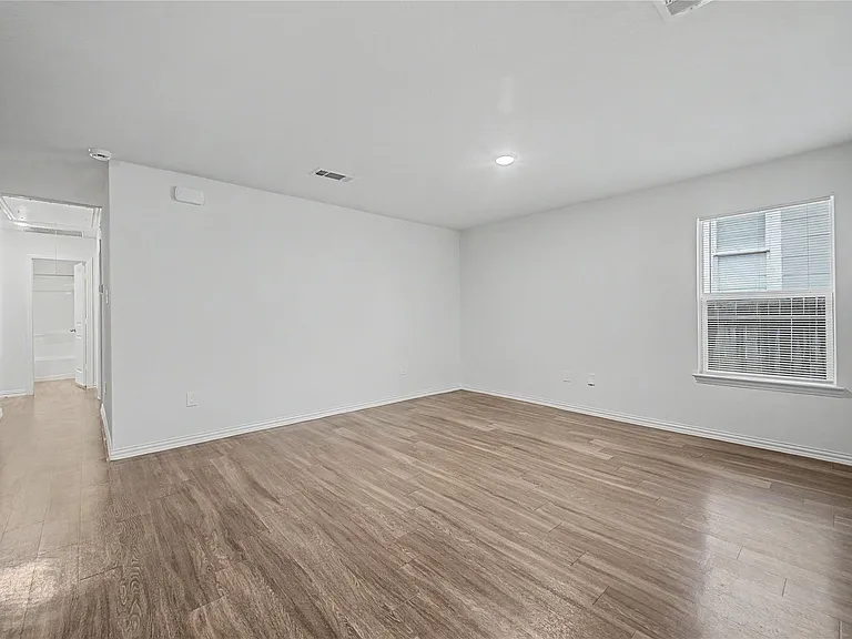 5409 Nielan St #B — Photo 7