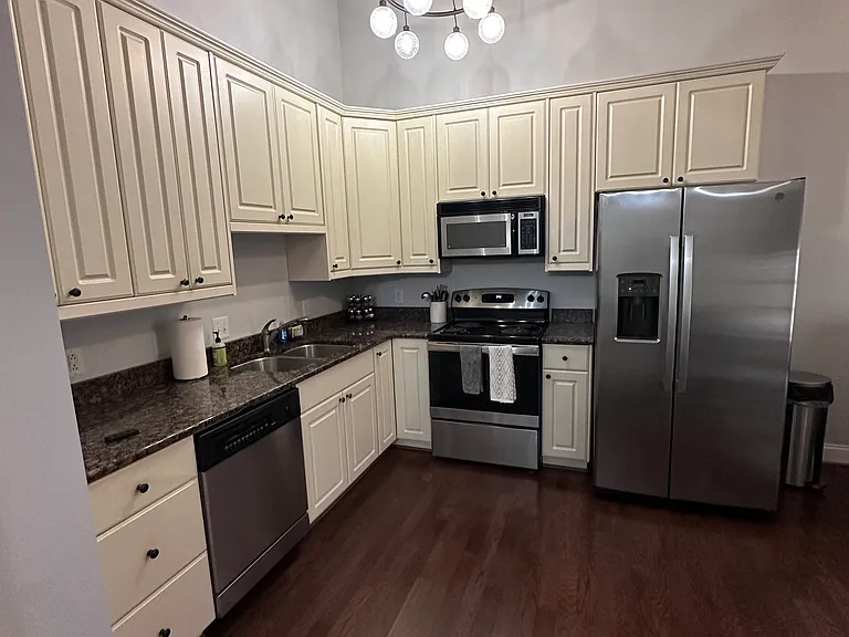 705 Maple St #204 — Photo 3