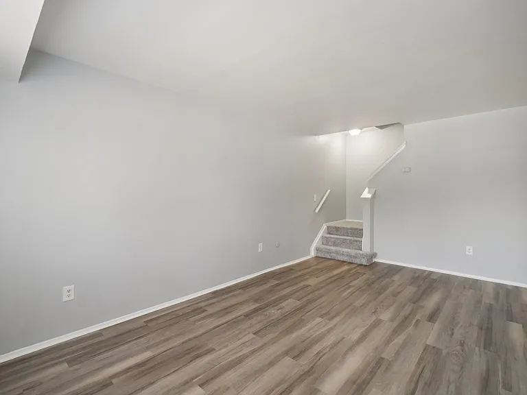 Creekside Apartments — Photo 16